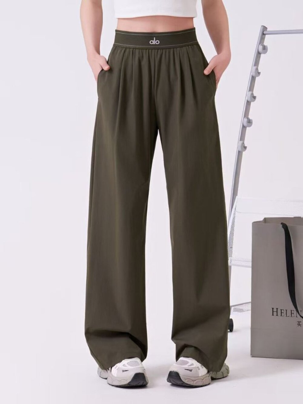 🥝NWT Alo Yoga Suit Up Trouser (Olive) Regular 30-inch Inner Seam Length 💫 - Picture 9 of 10